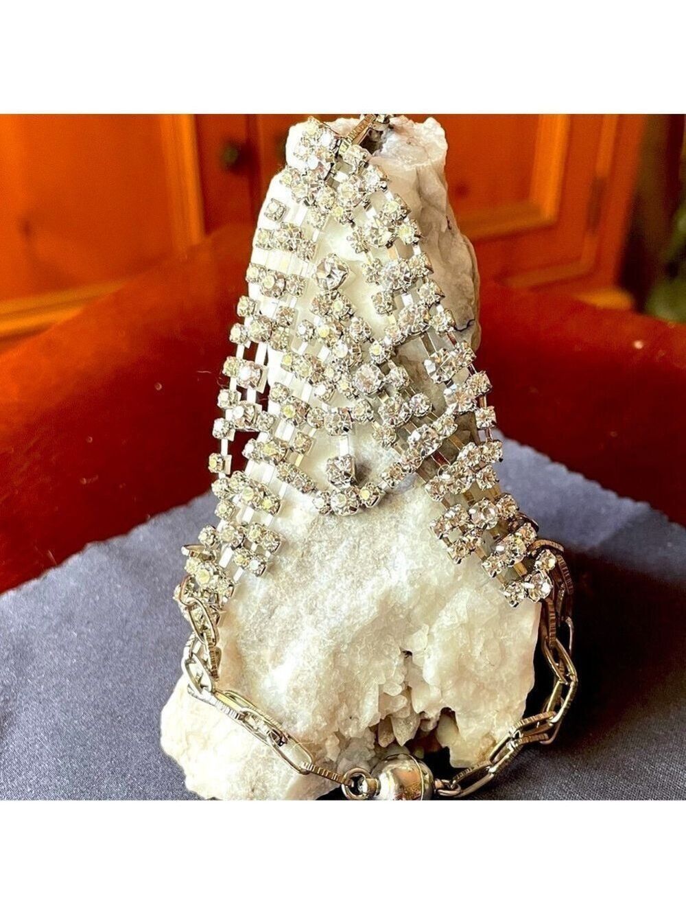 🔥STUNNING Rhinestone Lace Hand Chain Bracelet🧊